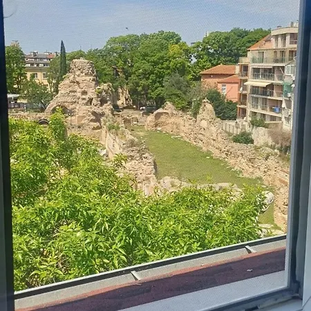 Panorama - Unique View Over Ruins, Steps To Apartment *